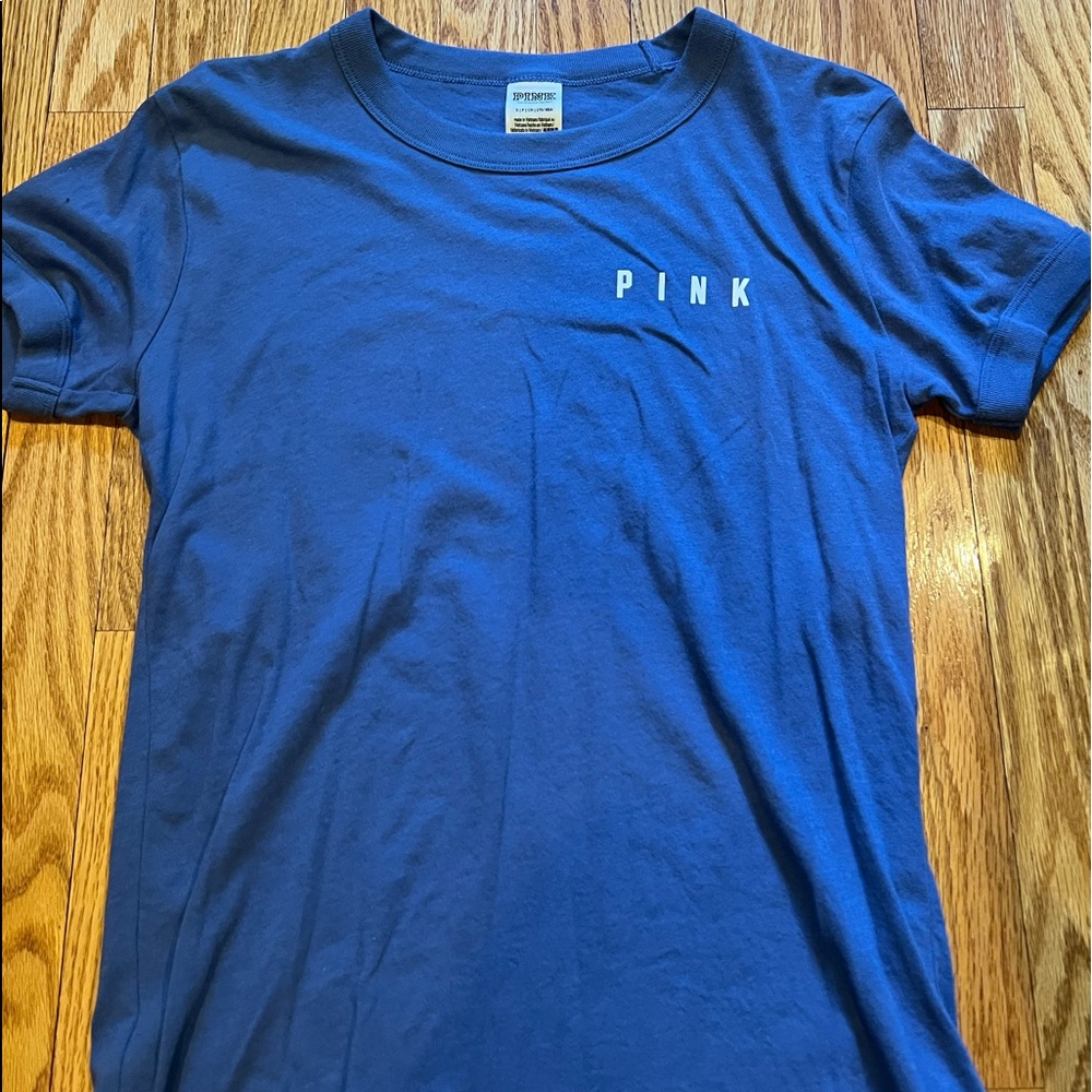 Pink tshirt. Size small. Never worn